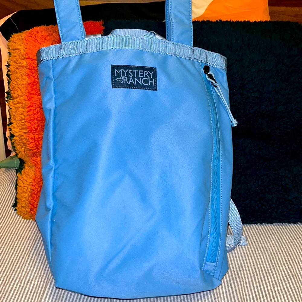 NWOT Mystery Ranch booty bag